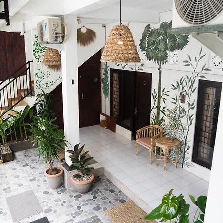 Sunrise Surf Guest House Canggu Buitenkant foto