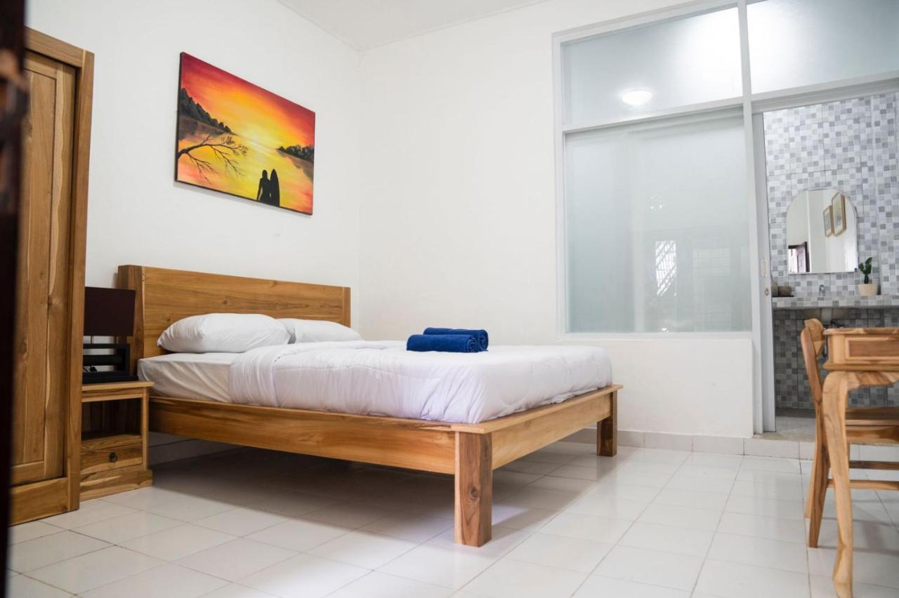 Sunrise Surf Guest House Canggu Buitenkant foto
