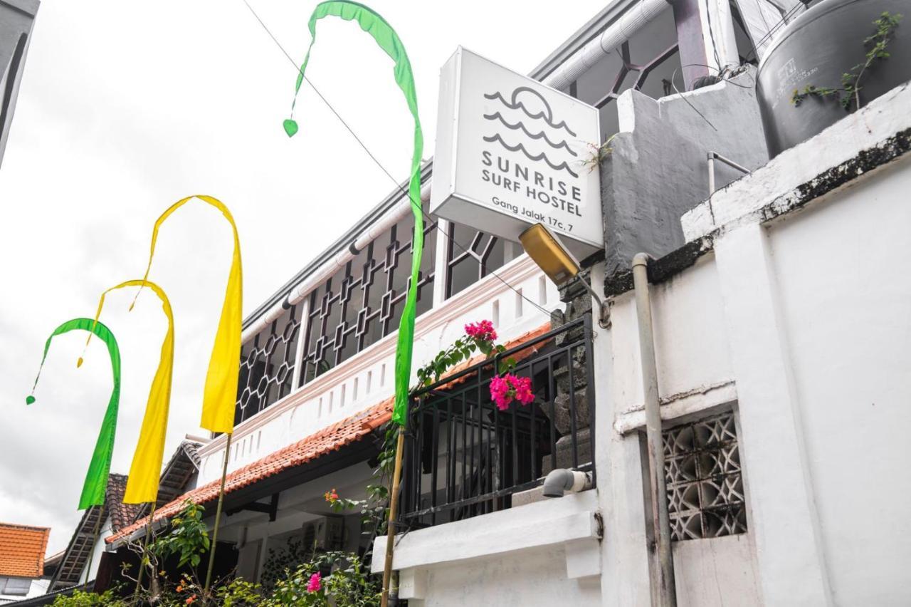 Sunrise Surf Guest House Canggu Buitenkant foto